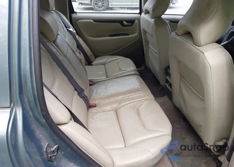 2002 Volvo V70 from USA, damaged, VIN YV1SW61R222216943